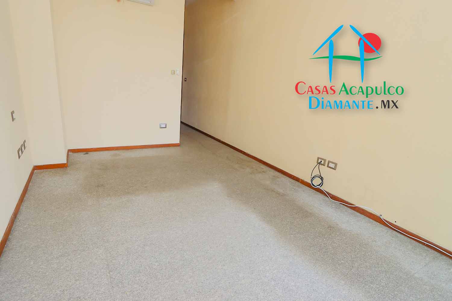 Ocean Front 106 - Recámara principal antes de Otis 3